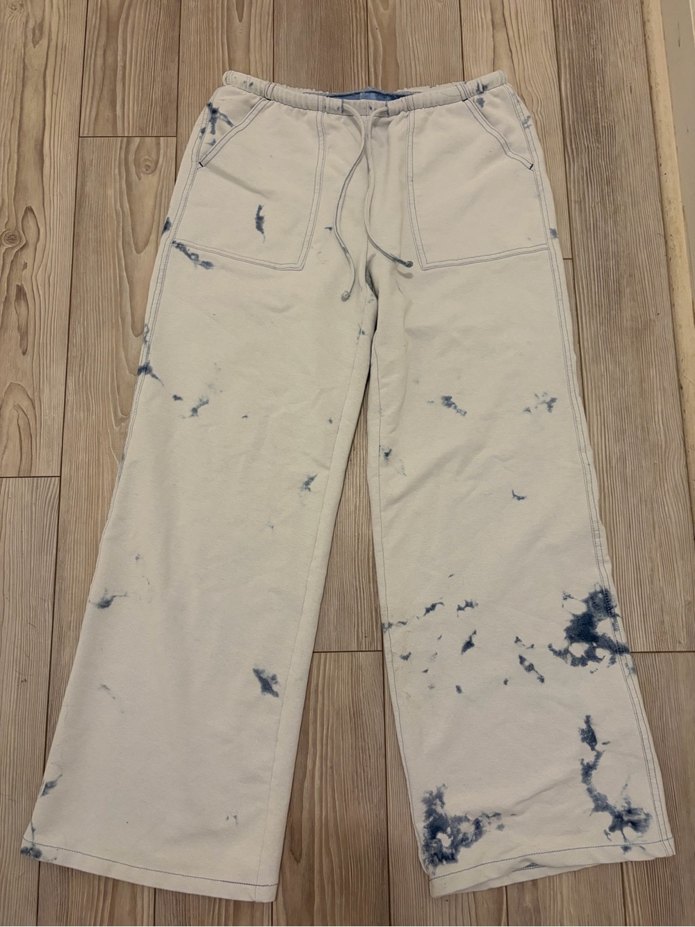 Vanilla Star Off-White Wide-Leg Sweatpants with Navy Tie-Dye